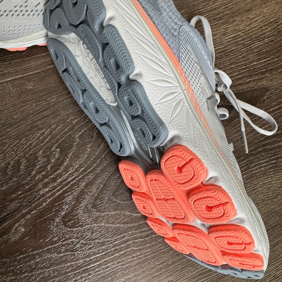 New Balance W940GP4 Summer Fog W/Reflection snickers. New! - Picture 10 of 14